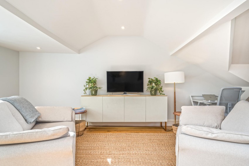 Images for Willoughby Lane, Bromley